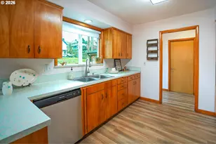 175 S 1st St, Kalama, WA 98625 - Photo 14