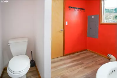 175 S 1st St, Kalama, WA 98625 - Photo 34