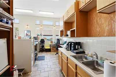 501 Deschutes Ave, Maupin, OR 97037 - Photo 8