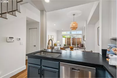 2349 NW Overton St, Portland, OR 97210 - Photo 12