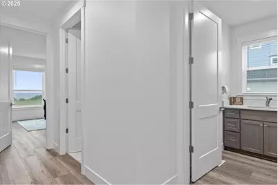 813 SW 9th St, Lincoln City, OR 97367 - Photo 40