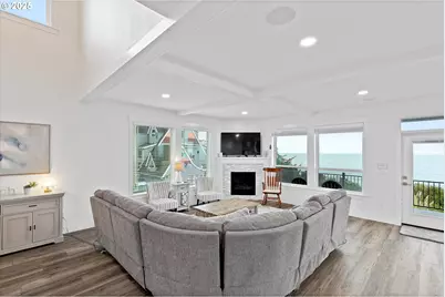 813 SW 9th St, Lincoln City, OR 97367 - Photo 6