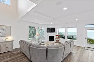 813 SW 9th St, Lincoln City, OR 97367 - Photo 6