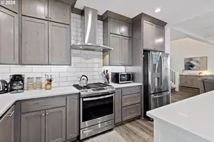 813 SW 9th St, Lincoln City, OR 97367 - Photo 12