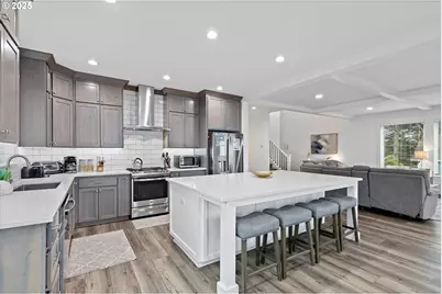 813 SW 9th St, Lincoln City, OR 97367 - Photo 8