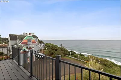 813 SW 9th St, Lincoln City, OR 97367 - Photo 32