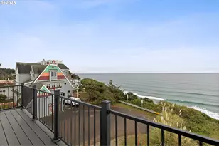 813 SW 9th St, Lincoln City, OR 97367 - Photo 32