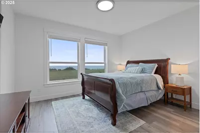 813 SW 9th St, Lincoln City, OR 97367 - Photo 46