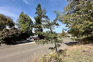 1122 SE Hawthorne Dr, Roseburg, OR 97470 - Photo 28