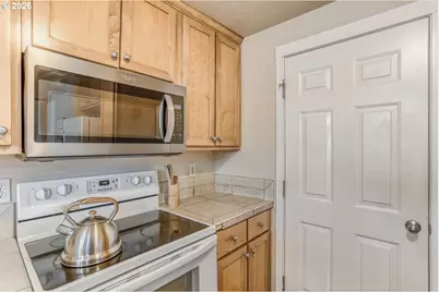 17395 SW Vincent St, Beaverton, OR 97078 - Photo 14