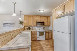 17395 SW Vincent St, Beaverton, OR 97078 - Photo 12