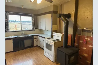 247 Troh Lane, Glenwood, WA 98619 - Photo 10