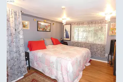 416 S 10th St, Cottage Grove, OR 97424 - Photo 8