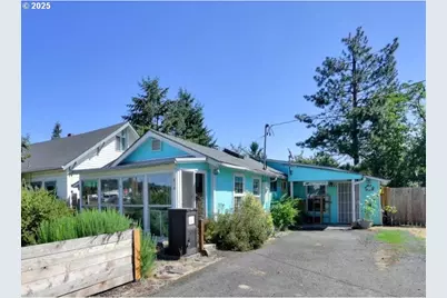 416 S 10th St, Cottage Grove, OR 97424 - Photo 1