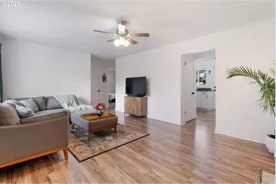 12311 SE Ramona St, Portland, OR 97236 - Photo 10