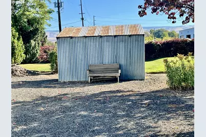 1112 Parallel St, Milton-Freewater, OR 97862 - Photo 24
