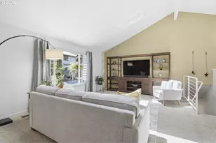 9824 SW Quail Post Rd, Portland, OR 97219 - Photo 8