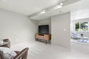 9824 SW Quail Post Rd, Portland, OR 97219 - Photo 34
