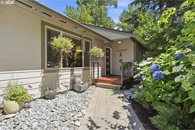 9824 SW Quail Post Rd, Portland, OR 97219 - Photo 2