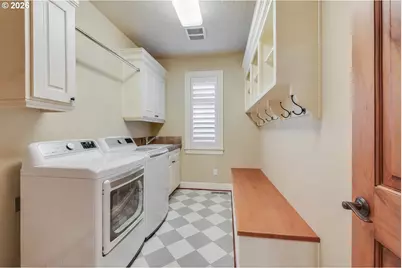 19317 Lorna Ln, Lake Oswego, OR 97035 - Photo 12