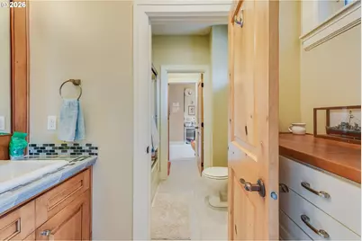 19317 Lorna Ln, Lake Oswego, OR 97035 - Photo 24