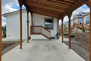 285 Deschutes Ln, Roseburg, OR 97471 - Photo 4