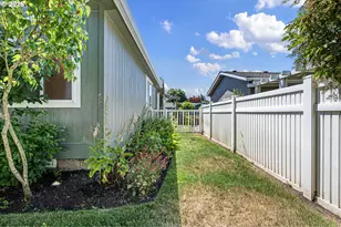 3220 Crescent Ave, Eugene, OR 97408 - Photo 40