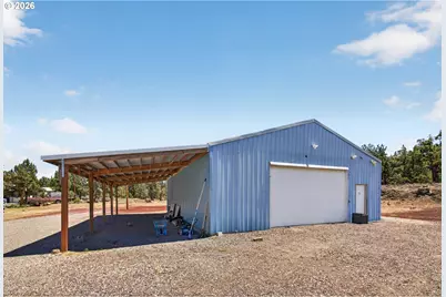 4500 NW 52nd St, Redmond, OR 97756 - Photo 4