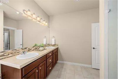 102 NE 64th Ter, Hillsboro, OR 97124 - Photo 18