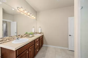 102 NE 64th Terrace, Hillsboro, OR 97124 - Photo 18