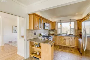 12525 SE Ridgecrest Rd, Happy Valley, OR 97086 - Photo 8