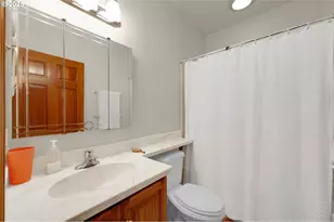 3328 Lakemont Dr, Eugene, OR 97408 - Photo 32