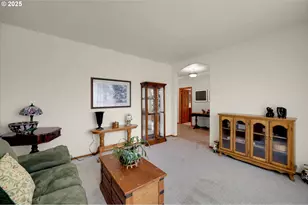 3328 Lakemont Dr, Eugene, OR 97408 - Photo 8