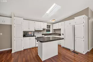 1282 E 3rd St, Lafayette, OR 97127 - Photo 14