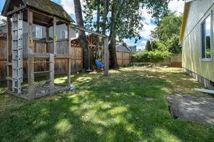 21194 SW Pamela Ct, Beaverton, OR 97003 - Photo 32