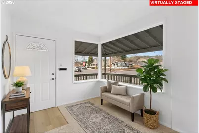 108 SE Franklin St, Camas, WA 98607 - Photo 2