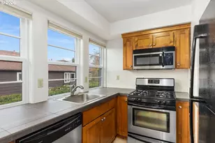 255 NE 61st Ave, Portland, OR 97213 - Photo 12