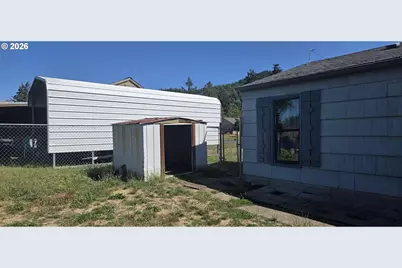 2986 W Jay Ave, Roseburg, OR 97471 - Photo 6