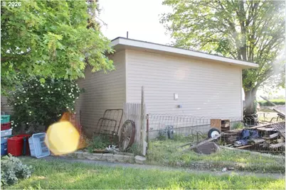 644 6th St, Athena, OR 97813 - Photo 36