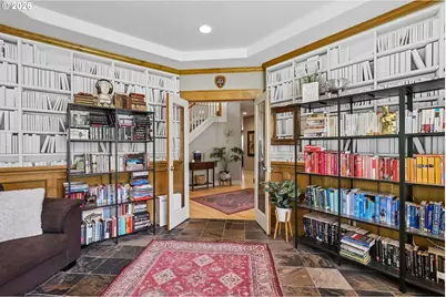 7612 SW Oviatt Dr, Beaverton, OR 97007 - Photo 8
