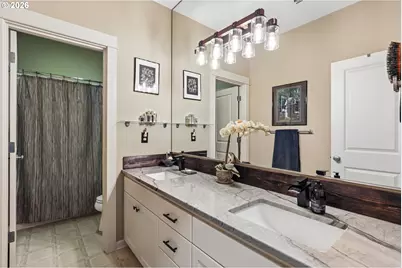 7612 SW Oviatt Dr, Beaverton, OR 97007 - Photo 34