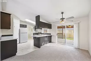 1055 W Oregon Ave, Creswell, OR 97426 - Photo 4