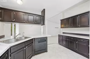 1055 W Oregon Ave, Creswell, OR 97426 - Photo 10