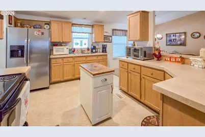 1000 E Central Ave #51, Sutherlin, OR 97479 - Photo 10