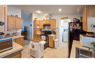 1000 E Central Ave, Sutherlin, OR 97479 - Photo 8