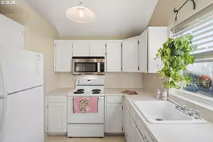 16641 SE Naegeli Dr, Portland, OR 97236 - Photo 10