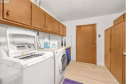 325 NW Orchard Dr, Portland, OR 97229 - Photo 16