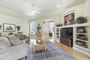 230 McLaughlin Dr, Woodburn, OR 97071 - Photo 10