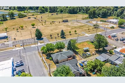 821 Bridge St, Vernonia, OR 97064 - Photo 8