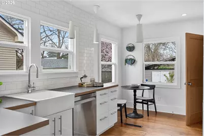 1915 NE Junior St, Portland, OR 97211 - Photo 16